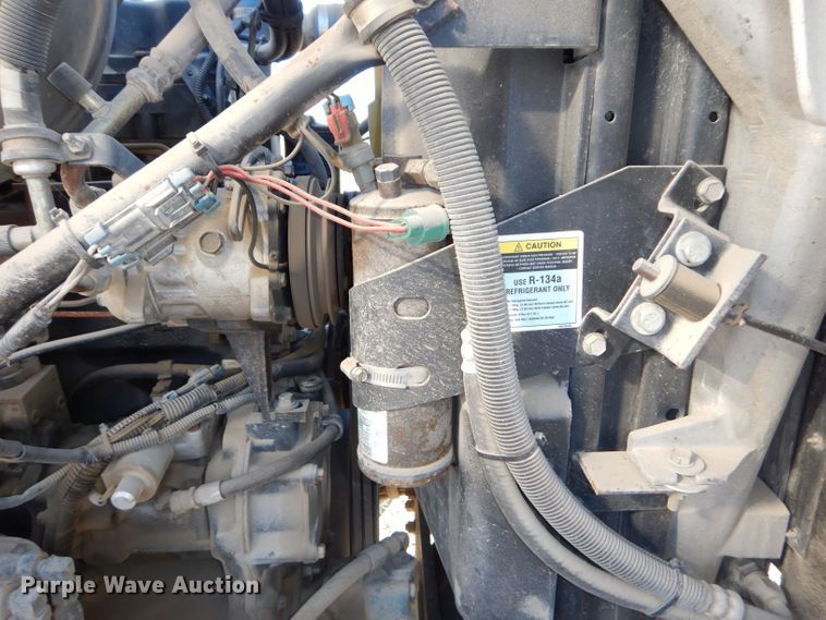 image for item DH4258 1998 Mack RD688S semi truck