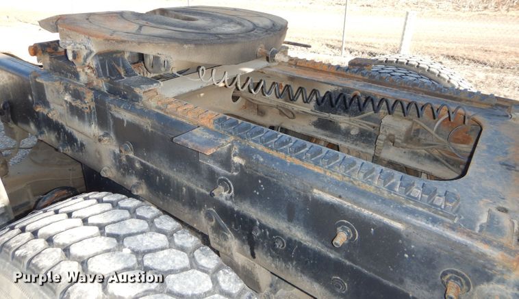 image for item DH4258 1998 Mack RD688S semi truck