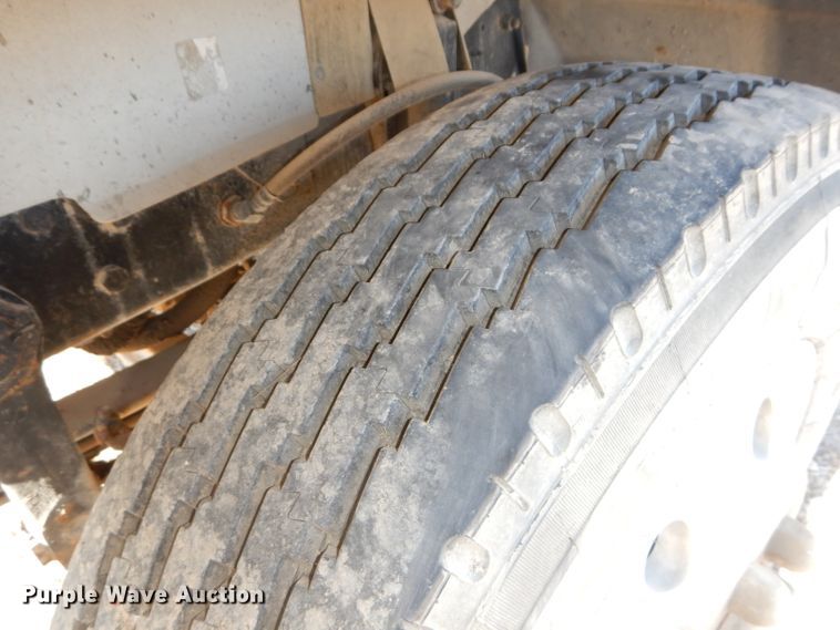 image for item DH4258 1998 Mack RD688S semi truck