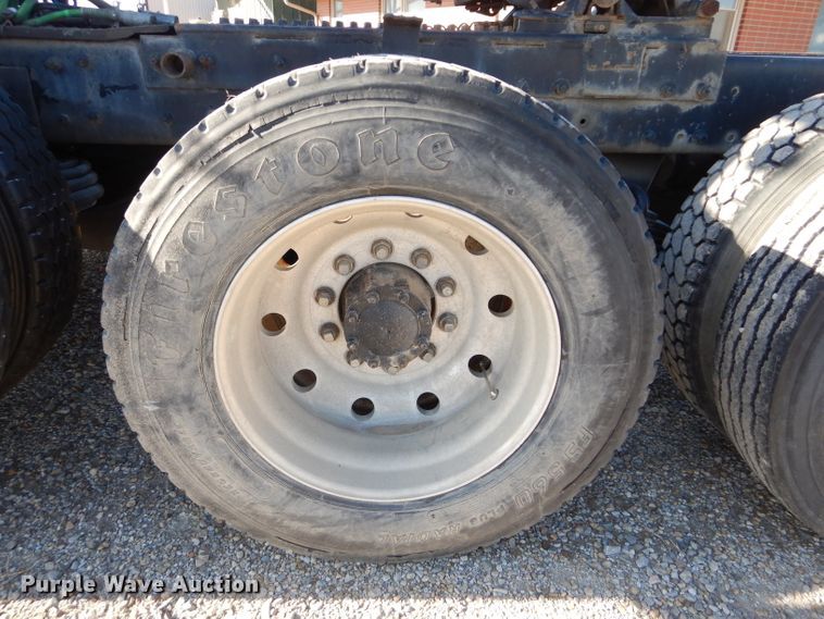 image for item DH4258 1998 Mack RD688S semi truck