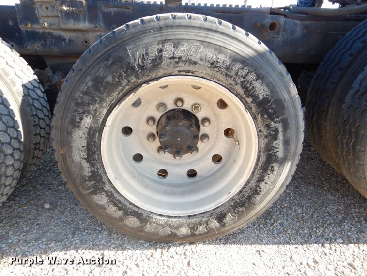 image for item DH4258 1998 Mack RD688S semi truck