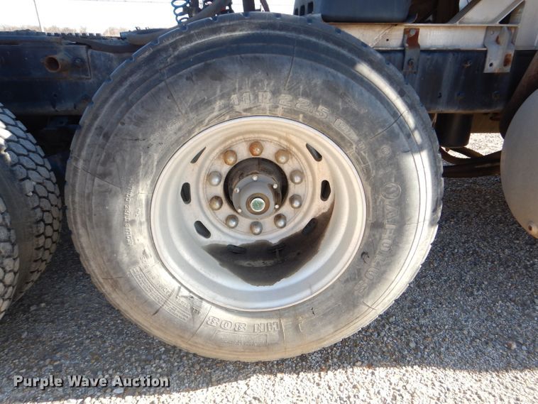 image for item DH4258 1998 Mack RD688S semi truck