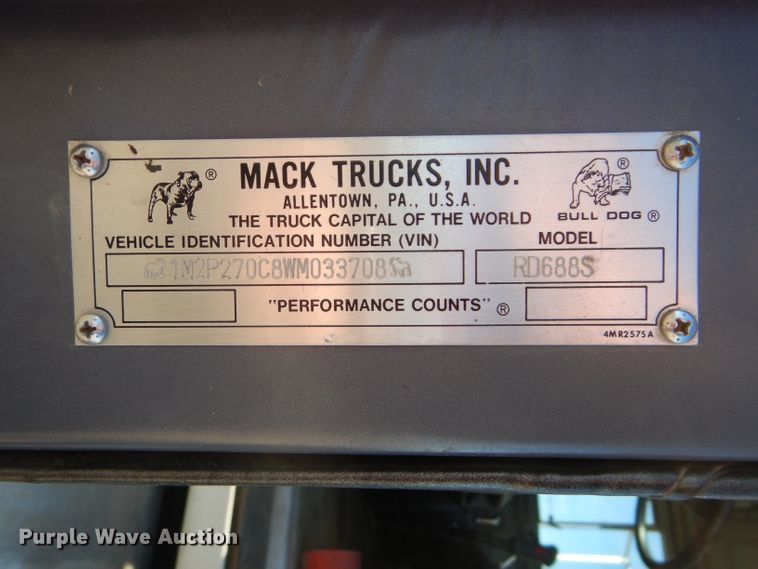 image for item DH4258 1998 Mack RD688S semi truck