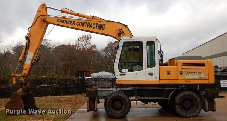 image for item DH5018 Liebherr A904 rubber tire excavator