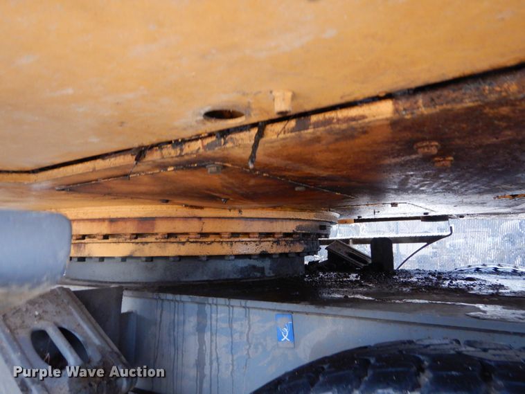 image for item DH5018 Liebherr A904 rubber tire excavator