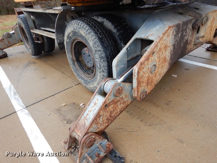 image for item DH5018 Liebherr A904 rubber tire excavator