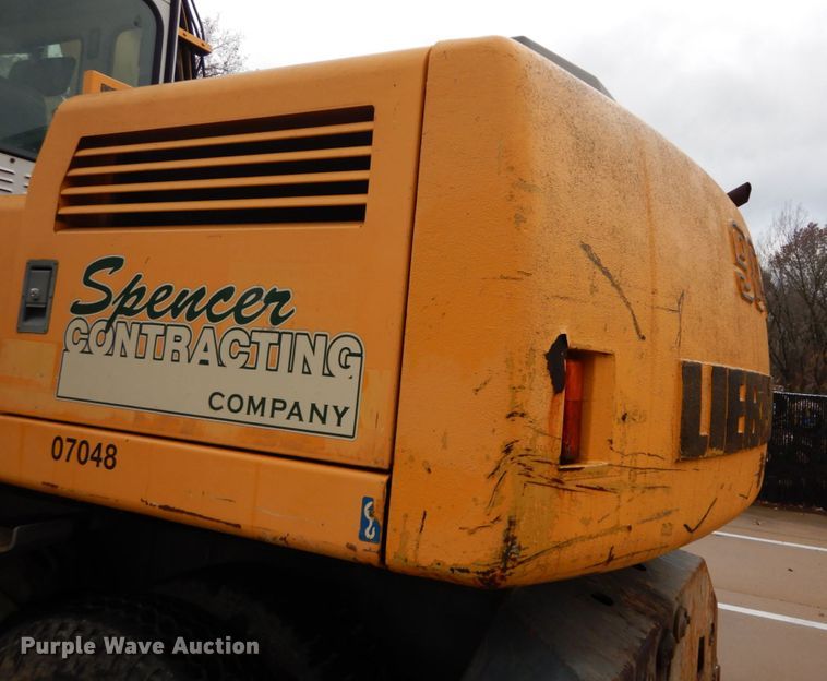 image for item DH5018 Liebherr A904 rubber tire excavator