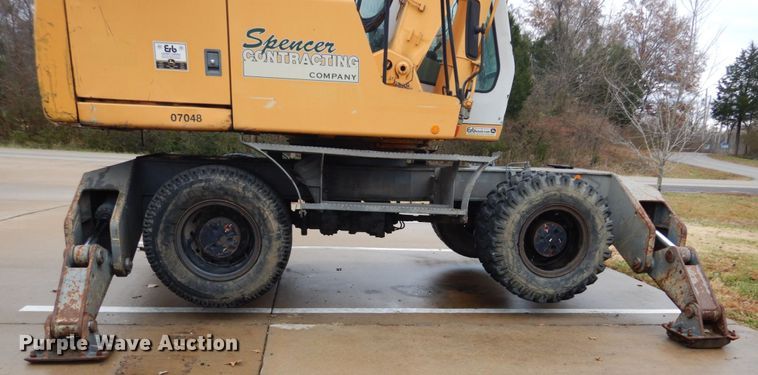 image for item DH5018 Liebherr A904 rubber tire excavator