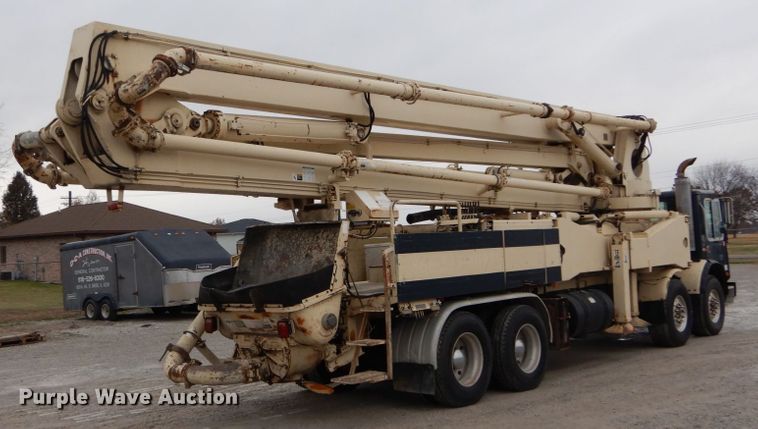 image for item DH5019 1993 Mack MR688S pump truck