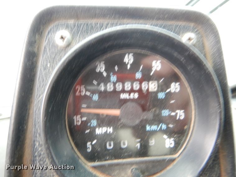 image for item DH5019 1993 Mack MR688S pump truck