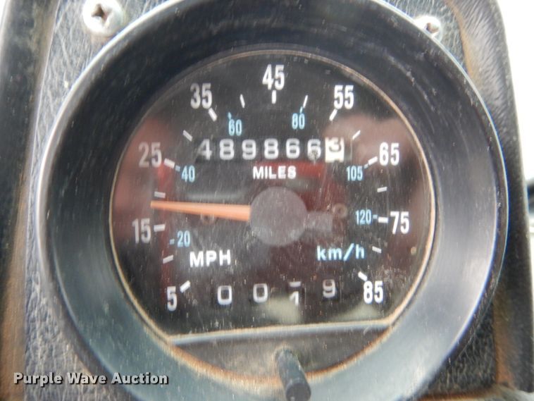 image for item DH5019 1993 Mack MR688S pump truck