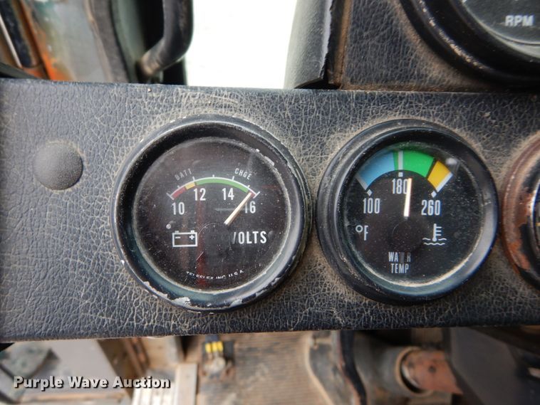 image for item DH5019 1993 Mack MR688S pump truck