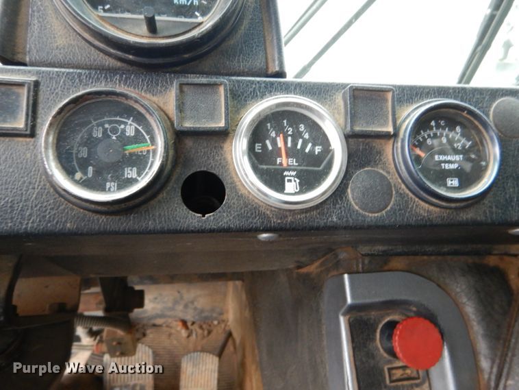 image for item DH5019 1993 Mack MR688S pump truck