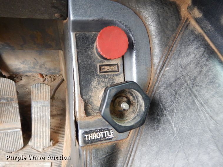 image for item DH5019 1993 Mack MR688S pump truck