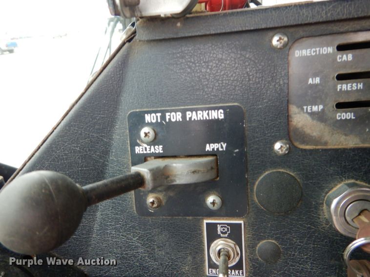 image for item DH5019 1993 Mack MR688S pump truck