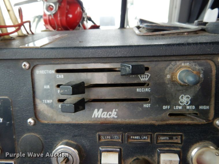 image for item DH5019 1993 Mack MR688S pump truck