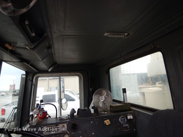 image for item DH5019 1993 Mack MR688S pump truck