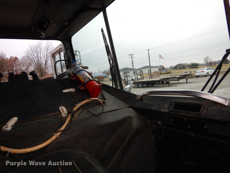 image for item DH5019 1993 Mack MR688S pump truck