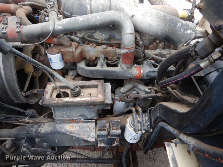 image for item DH5019 1993 Mack MR688S pump truck