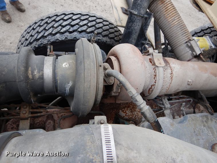 image for item DH5019 1993 Mack MR688S pump truck