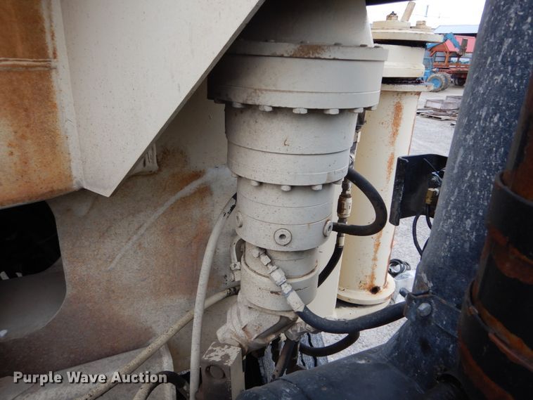 image for item DH5019 1993 Mack MR688S pump truck