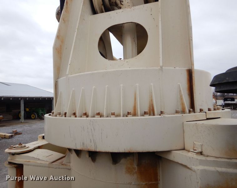 image for item DH5019 1993 Mack MR688S pump truck