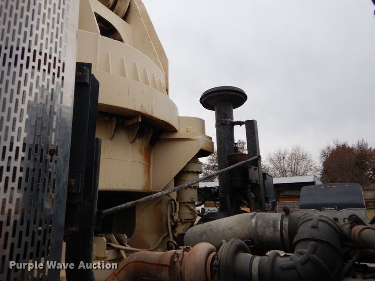 image for item DH5019 1993 Mack MR688S pump truck