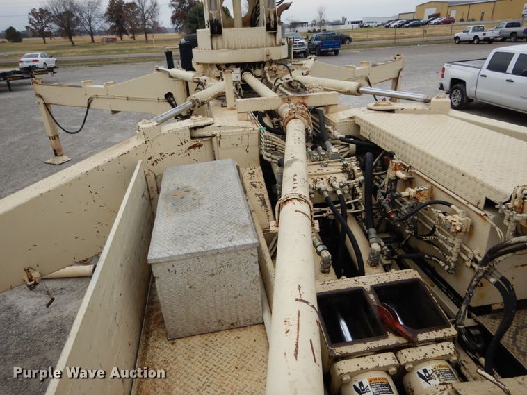 image for item DH5019 1993 Mack MR688S pump truck