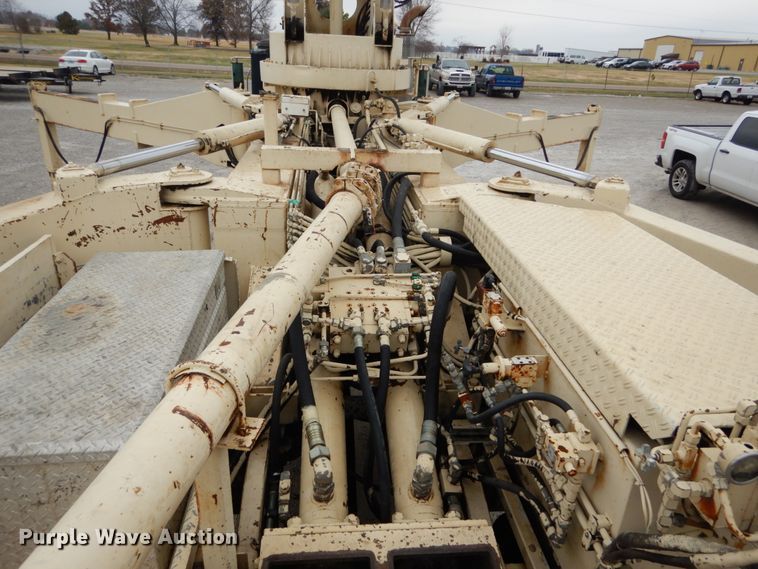 image for item DH5019 1993 Mack MR688S pump truck