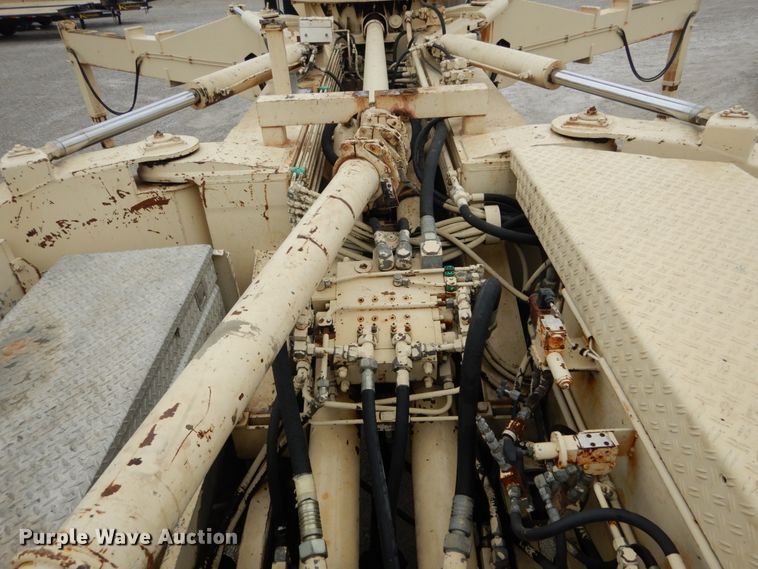 image for item DH5019 1993 Mack MR688S pump truck