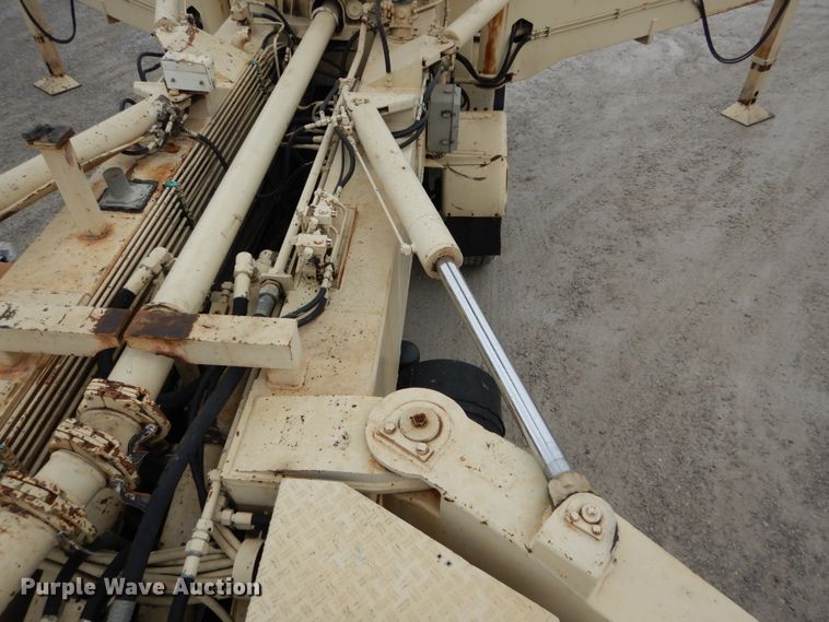 image for item DH5019 1993 Mack MR688S pump truck