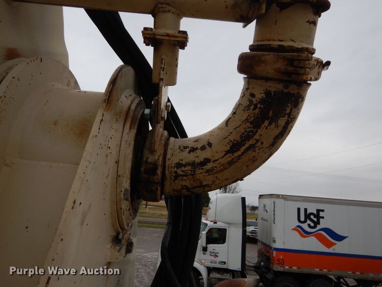 image for item DH5019 1993 Mack MR688S pump truck