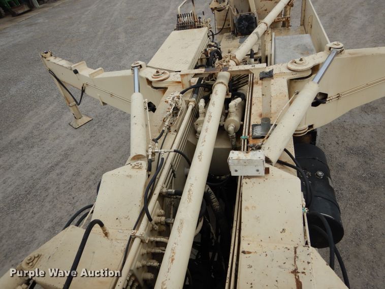 image for item DH5019 1993 Mack MR688S pump truck