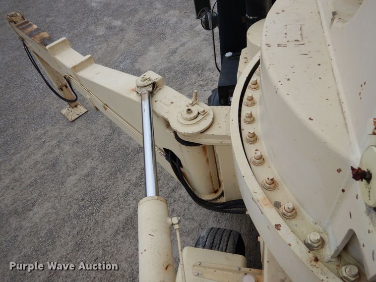 image for item DH5019 1993 Mack MR688S pump truck