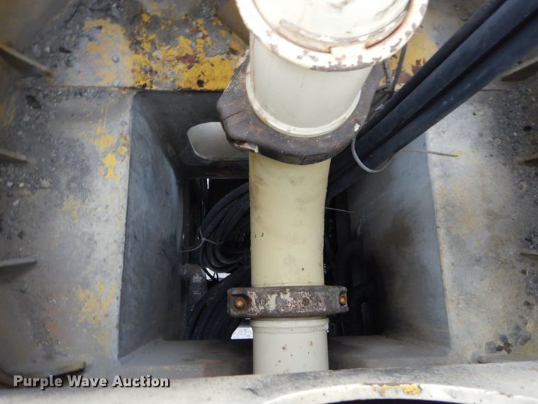 image for item DH5019 1993 Mack MR688S pump truck