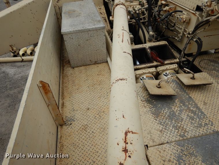 image for item DH5019 1993 Mack MR688S pump truck