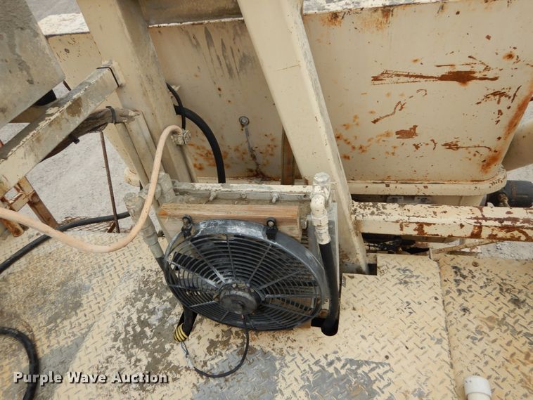 image for item DH5019 1993 Mack MR688S pump truck