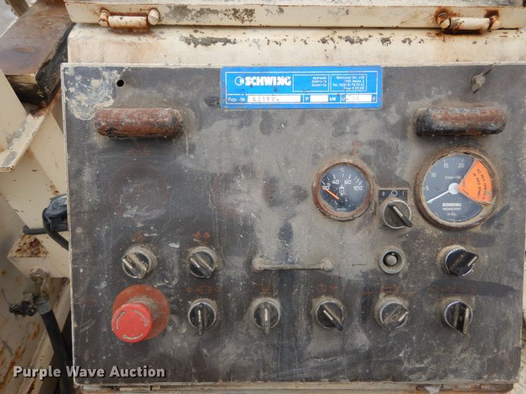 image for item DH5019 1993 Mack MR688S pump truck