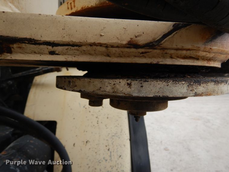 image for item DH5019 1993 Mack MR688S pump truck