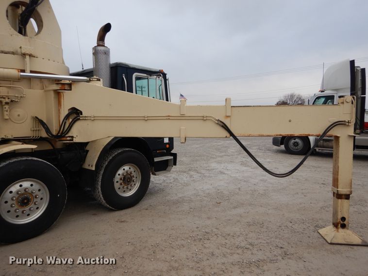 image for item DH5019 1993 Mack MR688S pump truck