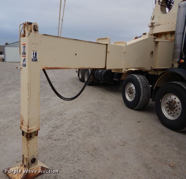 image for item DH5019 1993 Mack MR688S pump truck