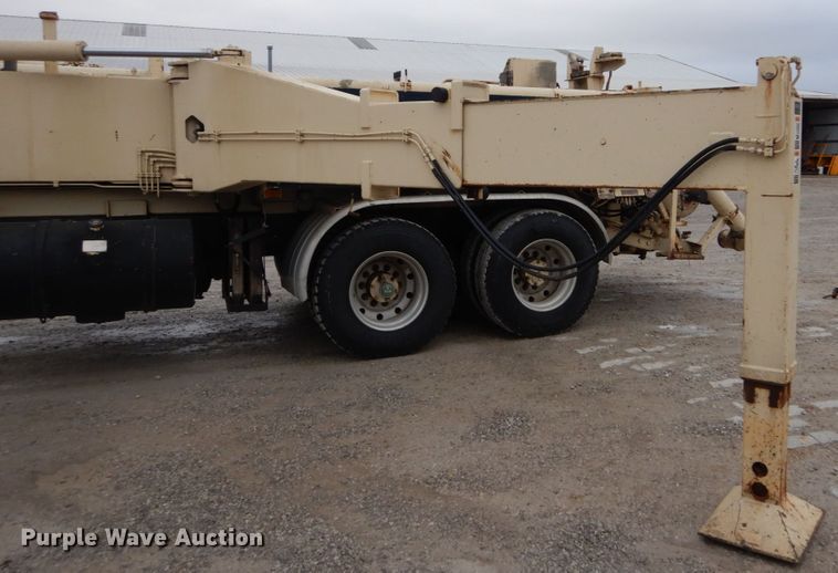 image for item DH5019 1993 Mack MR688S pump truck