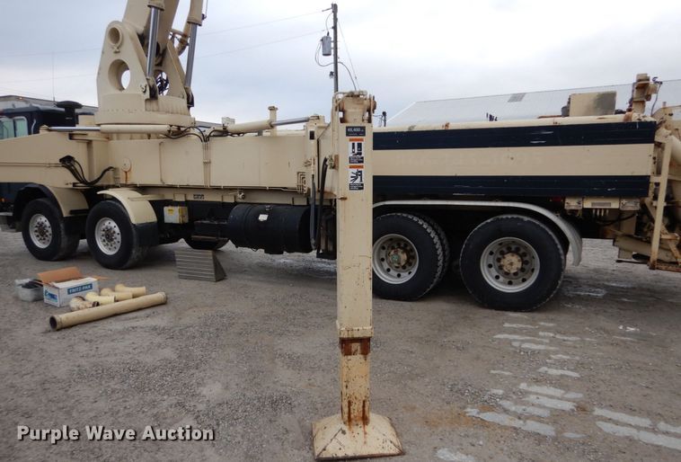 image for item DH5019 1993 Mack MR688S pump truck