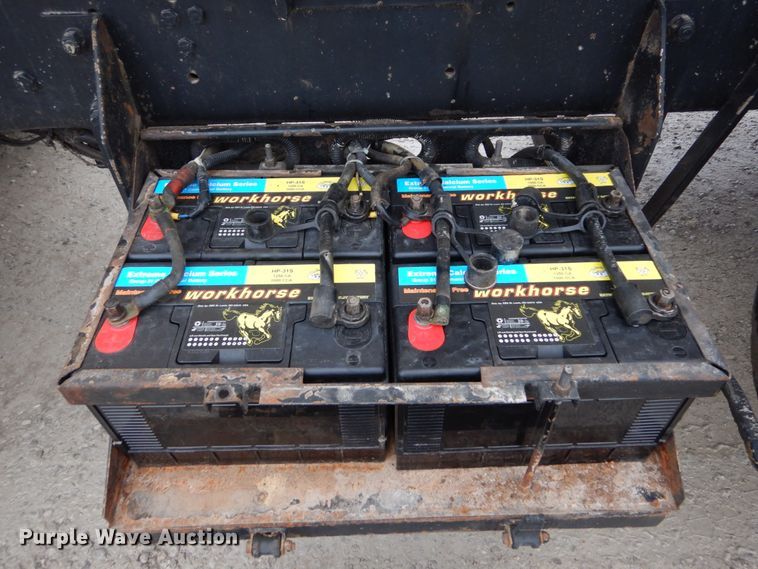 image for item DH5019 1993 Mack MR688S pump truck