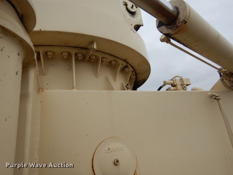 image for item DH5019 1993 Mack MR688S pump truck