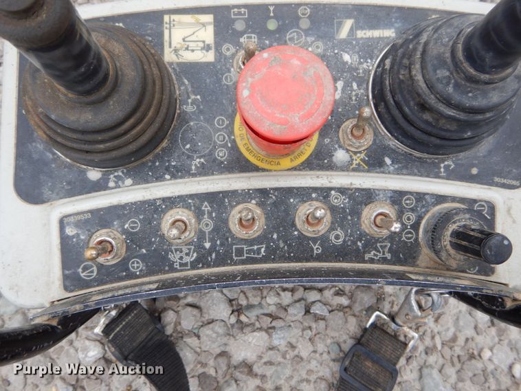 image for item DH5019 1993 Mack MR688S pump truck