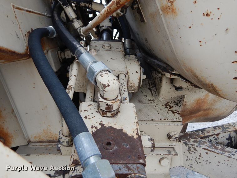 image for item DH5019 1993 Mack MR688S pump truck