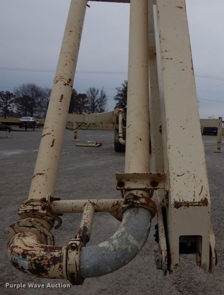 image for item DH5019 1993 Mack MR688S pump truck