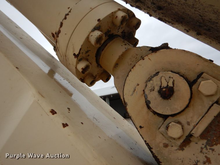 image for item DH5019 1993 Mack MR688S pump truck