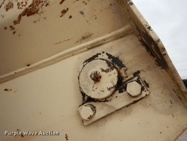 image for item DH5019 1993 Mack MR688S pump truck